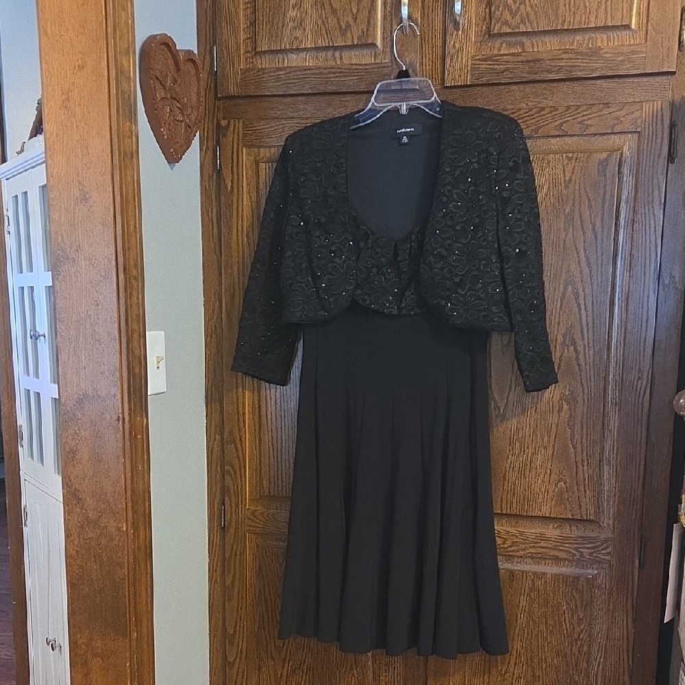 Elegant Black Sequin sleeveless Dress with Cropped Jacket
